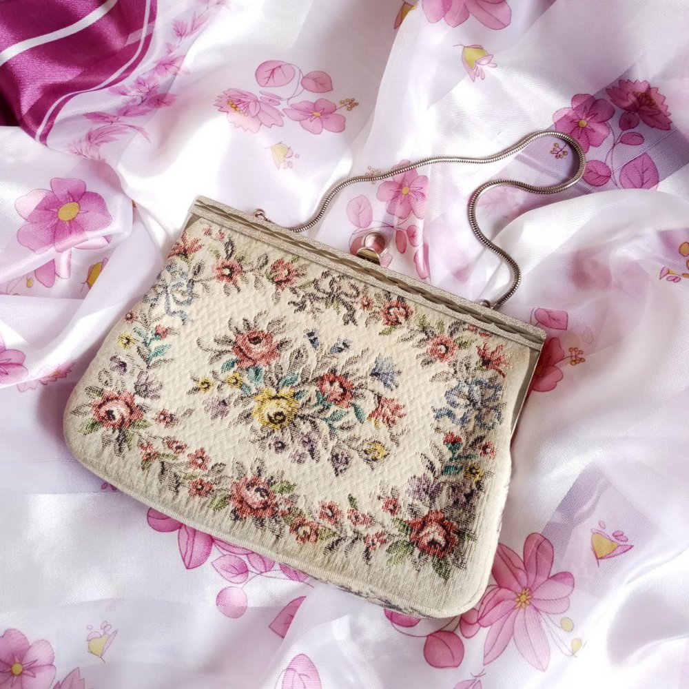 *SOLD* Walborg // VTG Gray Floral Tapestry Purse